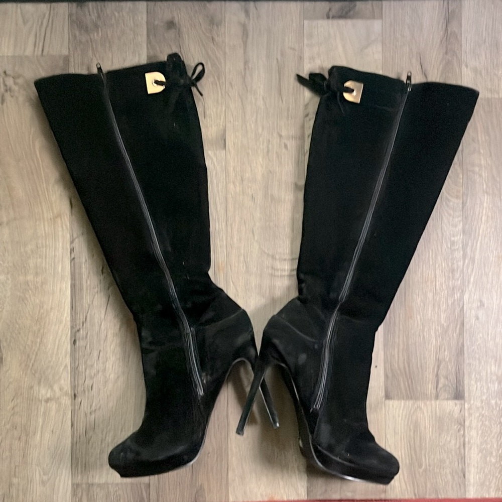 Venus Size 8 Black Velvet 5” High Heel Boots